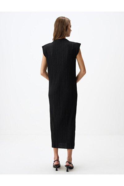 Jimmy Key Crew-Neck Sleeveless Pleated Knitted Midi Dress