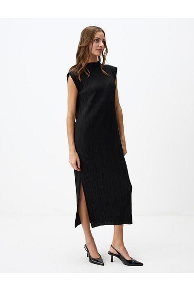 Jimmy Key Crew-Neck Sleeveless Pleated Knitted Midi Dress