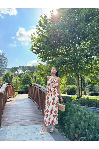 1Moda1Tarz Γυναικείο εισαγόμενο λινό ύφασμα με στάμπα τριαντάφυλλο με λεπτομέρεια με ζώνη με επένδυση ειδικού σχεδιασμού Maxi φόρεμα