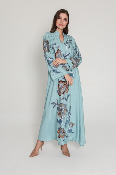 IKKXA جلابية مطرزة بنقشة زهور نابضة بالحياة