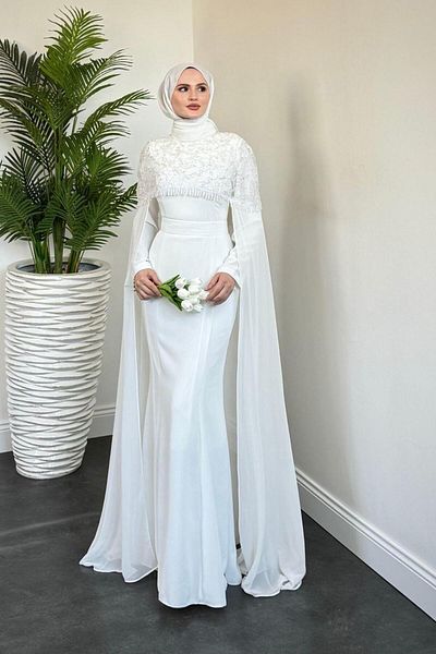 MERVEN AKYÜZ Βραδινό φόρεμα Alida Top Beading Cape Λευκό