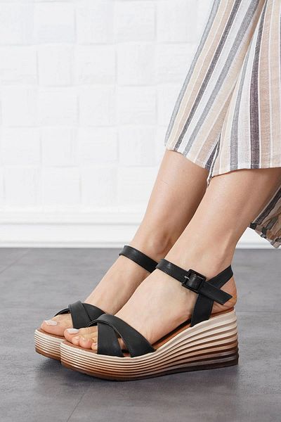 Lio Shoes Sandale cu toc încrucișat negre de damă