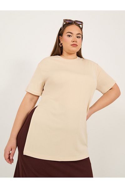 Styli Plus Size Ribbed Knit Round Neck Oversized T-Shirt