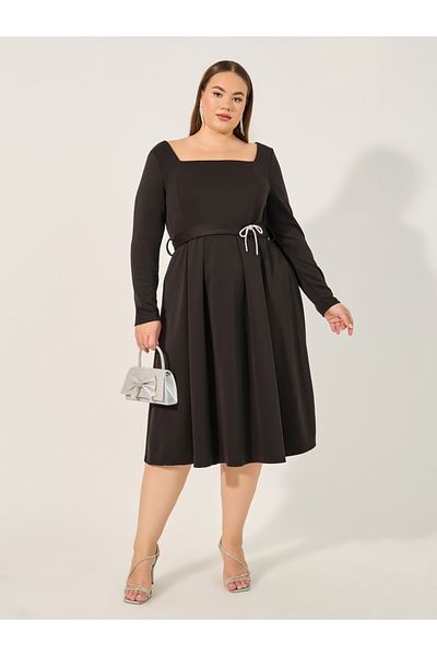 Styli Plus Size Embellished Bow Detail Pleated A-Line Midi Dress