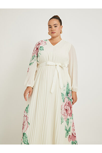 Styli Plus Size Floral Print Pleated A-Line Maxi Dress