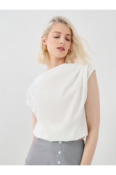 Styli Solid Regular Fit Pleated Top