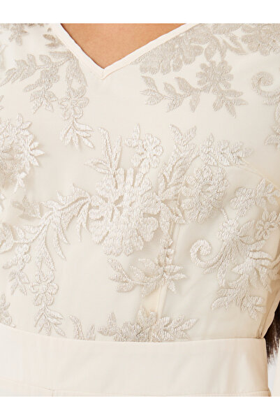 Styli Embellished Balloon Sleeve V-Neck Jumpsuit