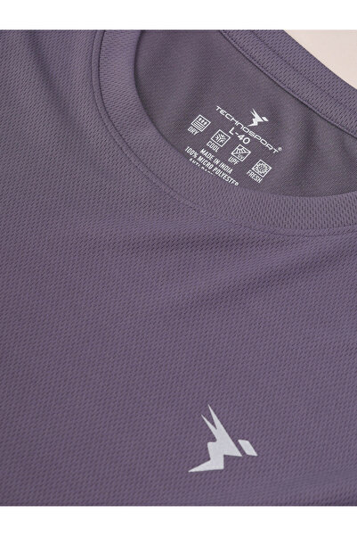 Technosport By Styli Plus Size Solid Round Neck Slim Fit T-Shirt with TECHNOCOOL+