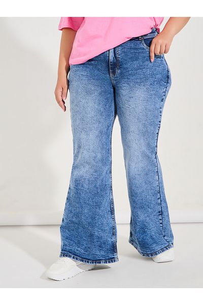 Styli Plus Size Wide Leg Faded Jeans
