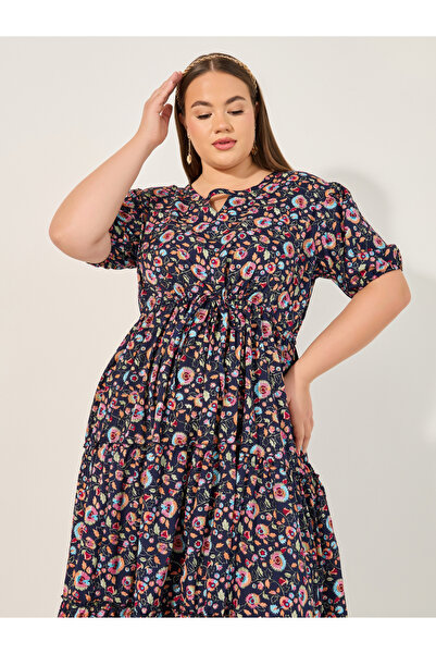 Styli Plus Size Floral Print Keyhole Neck Tiered Midi Dress