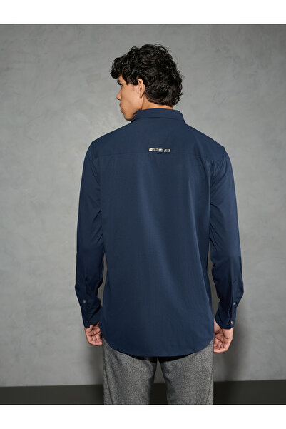 Technosport By Styli Solid Spread Collar Buttoned Shirt