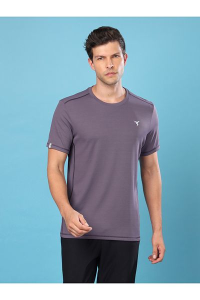 Technosport By Styli تي شيرت بقصّة Slim Fit ورقبة دائرية سادة بمقاس كبير مع TECHNOCOOL+