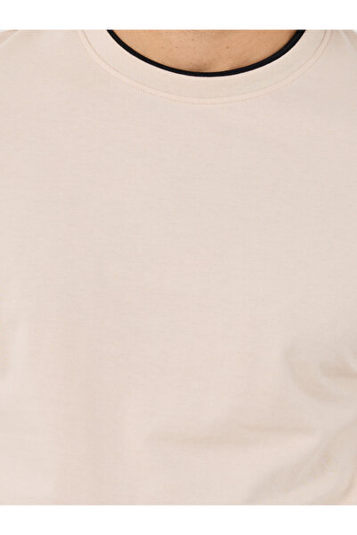 Styli Contrast Detail Regular Fit T-Shirt