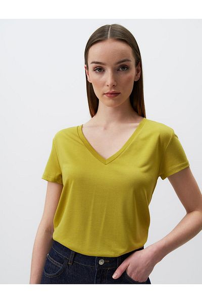 Jimmy Key Straight Cut V-Neck Short Sleeve Basic Knitted T-Shirt
