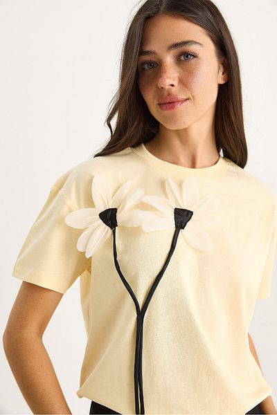 Bianco Lucci Women's Daisy Accessory Short Sleeve Cotton T-Shirt 60602039