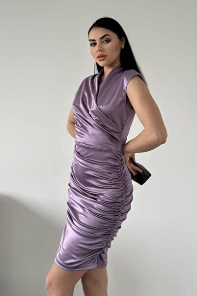 Modafeminen Σατέν φόρεμα με κλειστό διπλό γιακά με ντραπέ Μωβ 582852