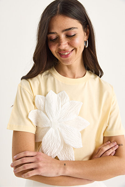 Bianco Lucci Tricou de damă din bumbac cu mânecă scurtă cu accesorii florale 60602040