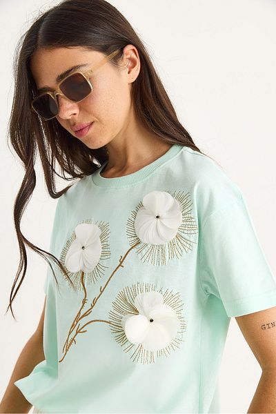 Bianco Lucci Women's Crew Neck Short Sleeve T-Shirt with Embroidered Embossing Accessories 60602024