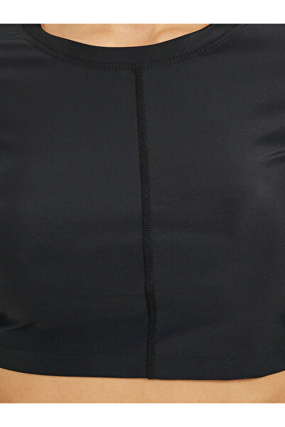 Styli Back Wrap and Peep Long Sleeves Crop Top