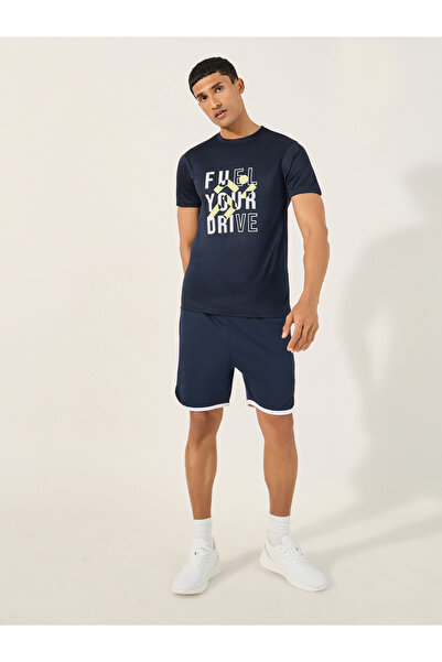 Styli تي شيرت جري بأكمام قصيرة وطبعة شعار