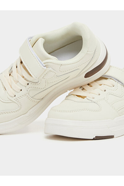 Styli Solid Low Top Trainer Shoes with Velcro Closure