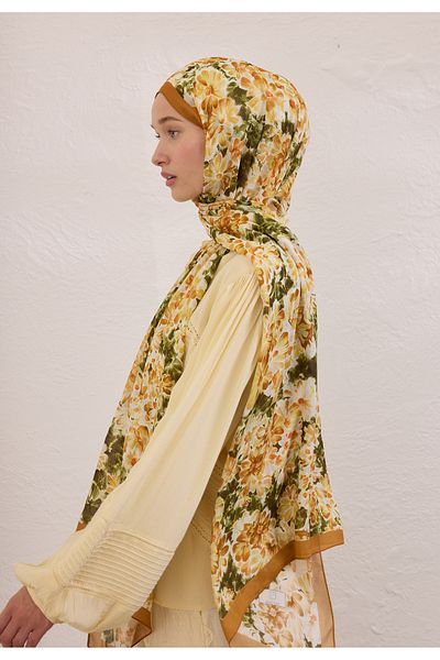 Fresh Cherry Blossom Pattern Rami Shal Daylight