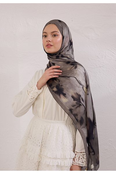 Fresh Dark Flora Pattern Rami Shal Mink