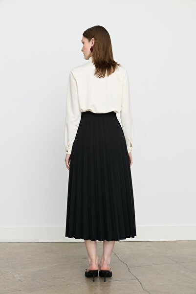 Nihan Pilisoley Etek Siyah