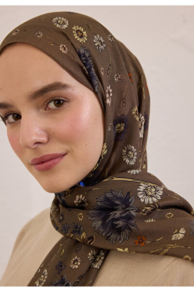 Fresh Blooming Dahlia Pattern Rami Shal Mink