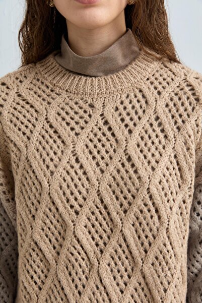 Nihan Baklava Detaylı Triko Tunik Bej