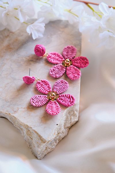 AURRARİ Purple Pink Straw Plated Dangle Daisy Exclusive Earrings