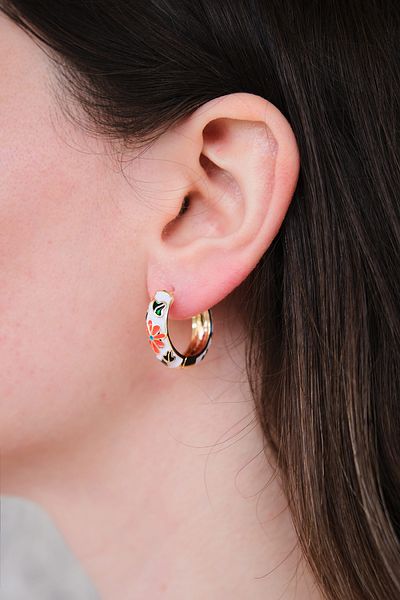 AURRARİ Daisy White Orange Enamel Hoop Steel Earrings