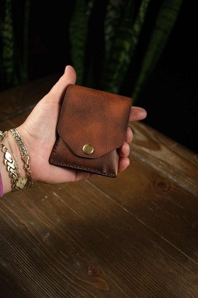 eonaks San Francisco - Genuine Leather Snap Closure Elevator Wallet