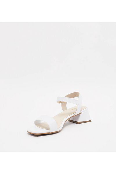 Molekinha Pre Teen Girls Sandals With Back Strap White | Made In Brazil