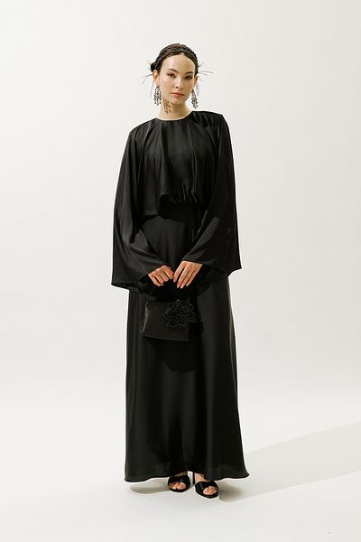 Manuka ΒΡΑΔΙΝΟ ΦΟΡΕΜΑ ADELE SATIN ΜΑΥΡΟ