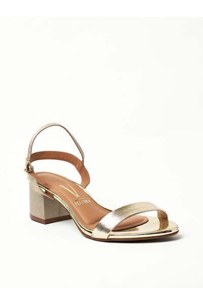 VİZZANO صندل فيزانو نسائي بحزام خلفي ذهبي | صنع في البرازيل