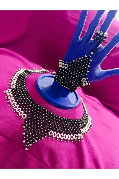Hepimizin Handcrafted Eye-Catching Set of 2 Black and White Beadwork