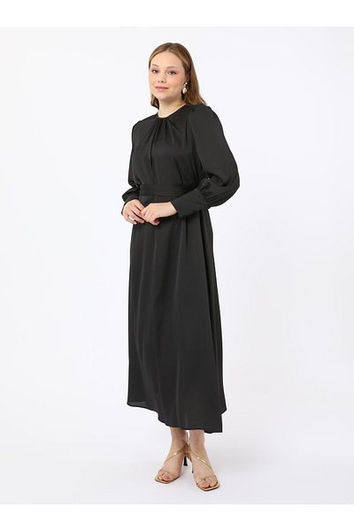 ALİA Φόρεμα με σατέν ύφασμα με μπαλόνι μανίκια Plus Size - Μαύρο - Alia