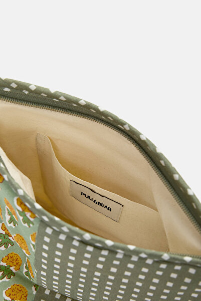 Pull & Bear Desenli kumaş makyaj çantası