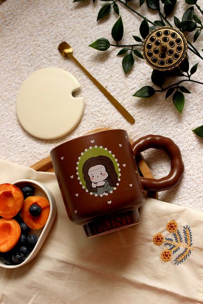 Nova Crafts Mona Lisa Anime Portrait Mug with Lid / Pinterest Mug with Gilded Spoon