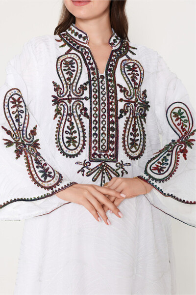 IKKXA Crystal and Thread Elegance Jalabiya