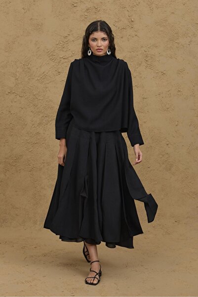 Fahhar Blouse with Flounce Collar Black