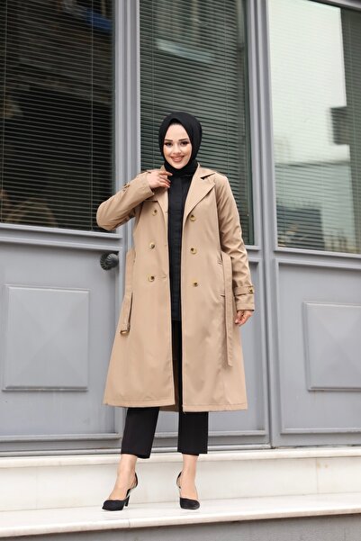 Viskosa Tesettür Uyumlu, Cepli, Kemerli, Düğme Detaylı Camel Renk Mevsimlik Kadın Trençkot