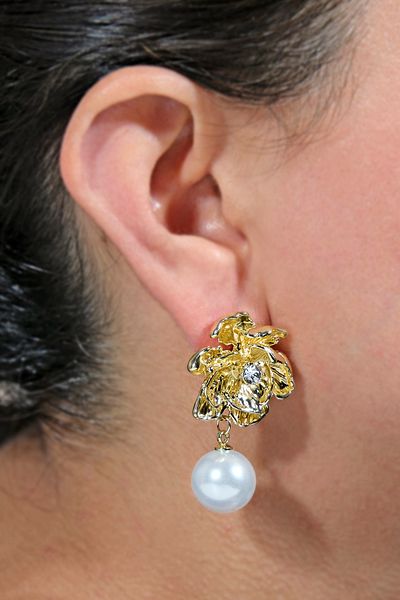 ÖZÜM TAKI Women's Hanging Flower Model Pearl Earrings Gold