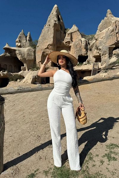 Aventien One Shoulder Seersucker Fabric White Blouse Trousers Suit