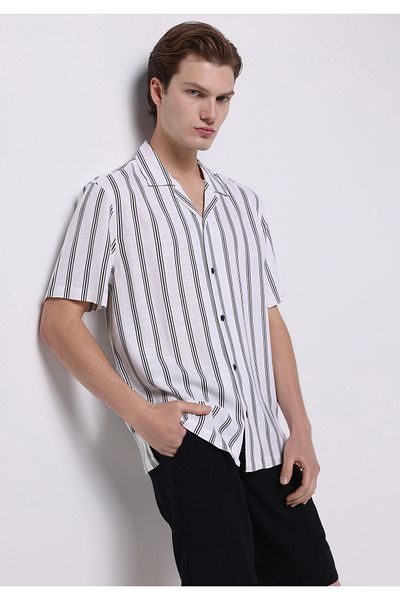Colin's Regular Fit Shirt Neck Striped Men's White Short Sleeve Shirt