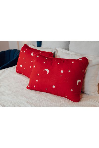 Coneltex "Moon and Stars" quilted pillow Coneltex, dimensions 40 x 40 cm, square, red color
