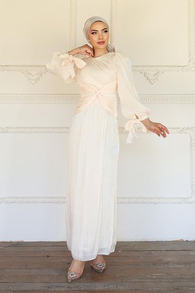 Olcay Yoryo Seiden-Hijab-Abendkleid mit Schwungrad und Schleife, detaillierter Ärmel, Krawatte, Elefantenzahn 1224
