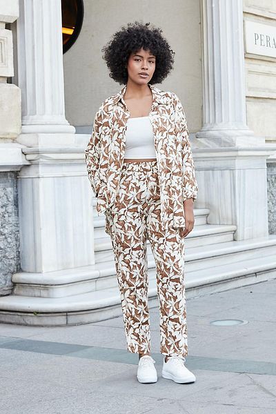 Jument Cămașă casual cu mânecă lungă, cu guler din voile, cu model, maro, floral