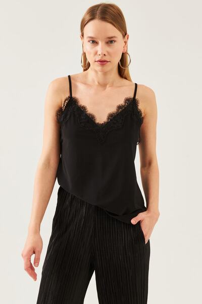 Bonne Maison Γυναικεία μπλούζα με μαύρο κορδόνι με κορδόνι